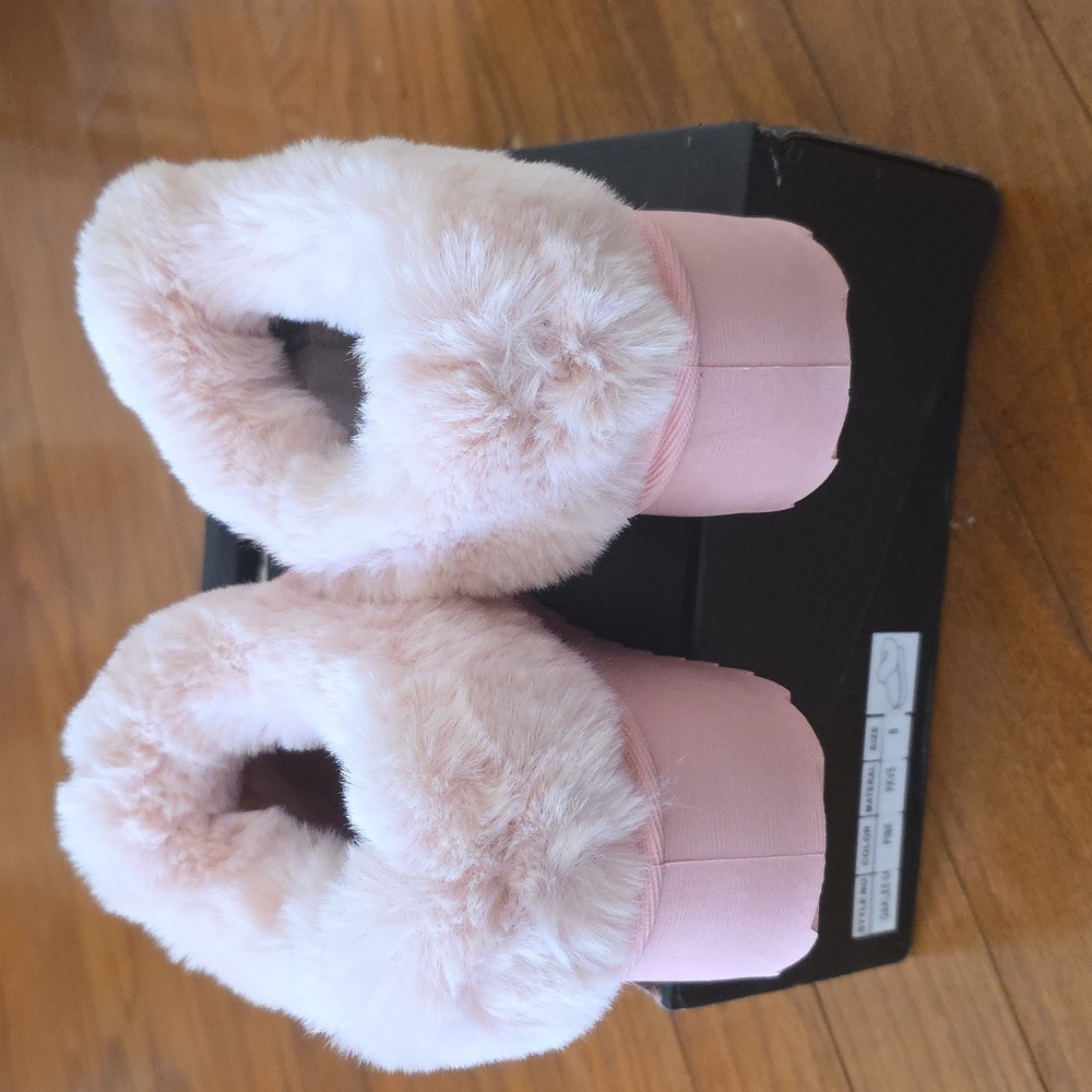 Cozy Pink Women's Fur-Lined Slippers - Picture 2 of 4